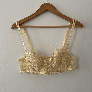 Vintage lace bra